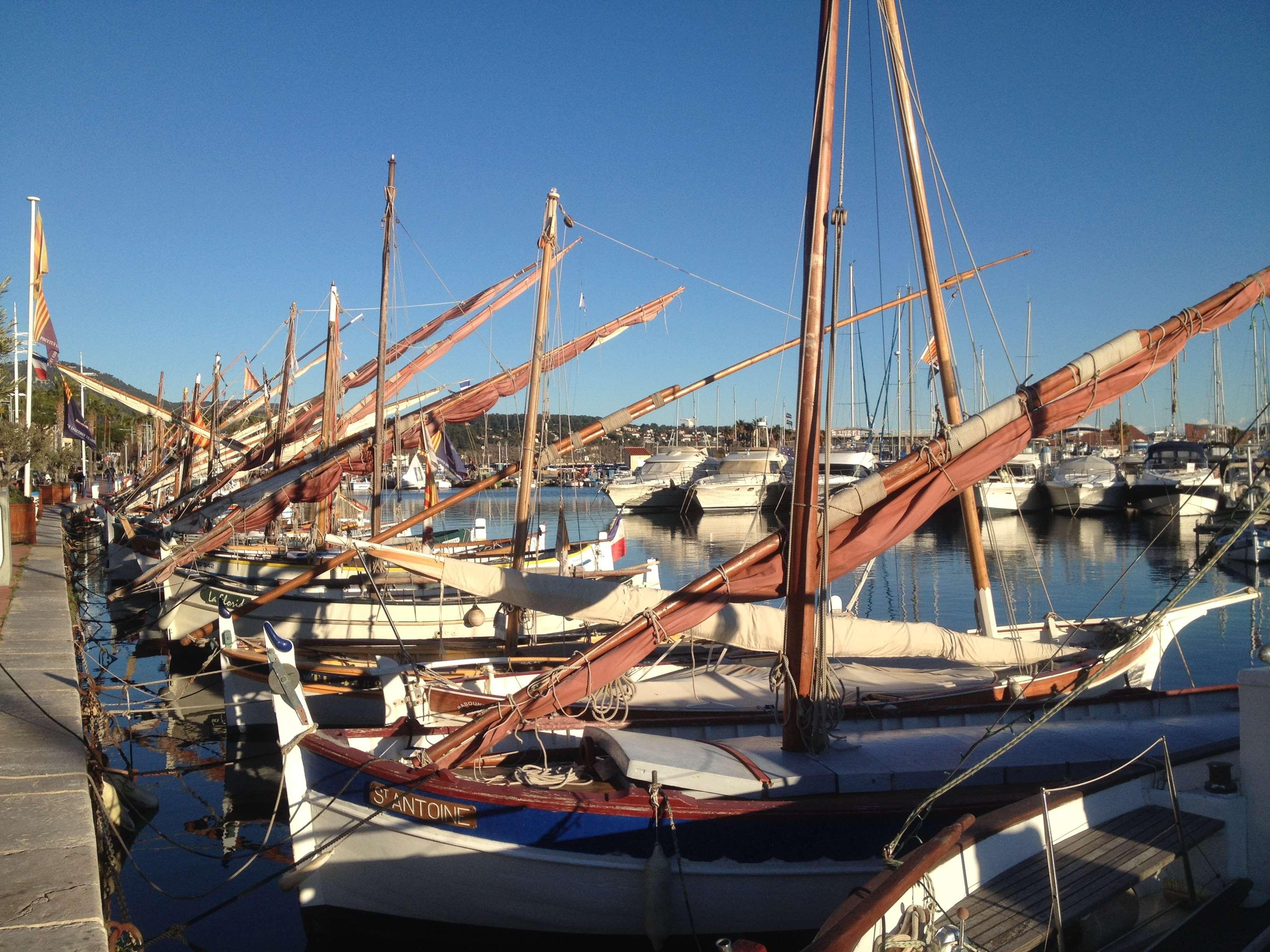 Kyriad Direct Marseille Est La Valentine La Penne-sur-Huveaune Kültér fotó