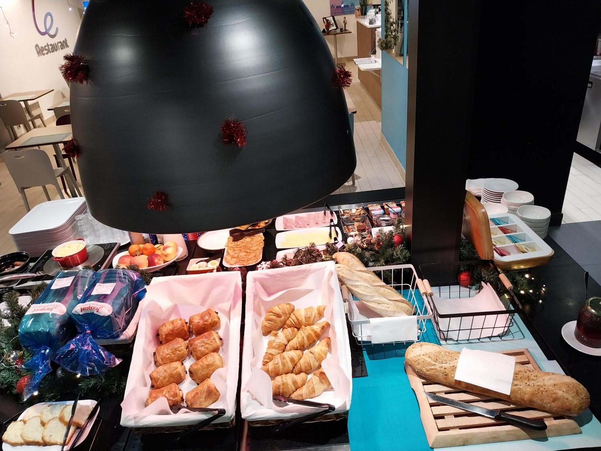 Kyriad Direct Marseille Est La Valentine La Penne-sur-Huveaune Kültér fotó