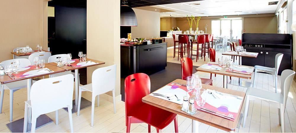 Kyriad Direct Marseille Est La Valentine La Penne-sur-Huveaune Kültér fotó